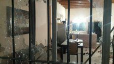 El feroz ataque a balazos se registró anoche, alrededor de las 22, en una casa ubicada en Balcarce al 2300 en Villa Gobernador Gálvez. El feroz ataque a balazos se registró anoche, alrededor de las 22, en una casa ubicada en Balcarce al 2300 en Villa Gobernador Gálvez.