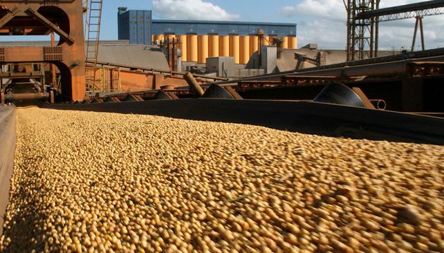 Crushing. El poder teórico de compra del sector industrial y exportador se ha incrementado un 25% en poco más de un mes y el salto desde la baja de retenciones ha sido significativamente pronunciado.