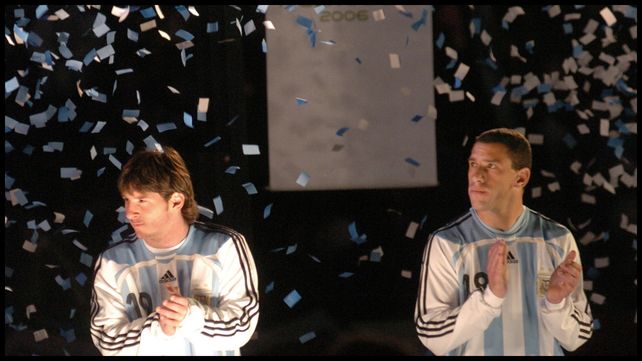 Partido amistoso ante Brasil en la despedida rumbo a Alemania, Junto a Leo Messi. 25/0/06 FOTO ENRIQUE RODRIGUEZ MORENO