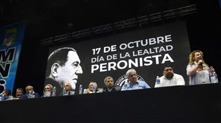 En su acto por el 17 de Octubre, la CGT presentó su sello electoral y exigió lugares en las listas.