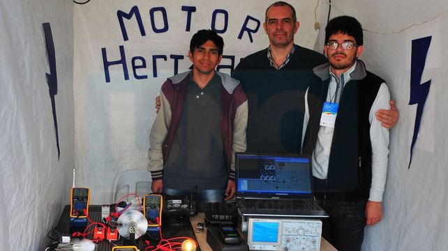 Innovación. Alumnos de la EET N° 2 de Concordia presentaron su Motor Hertziano.&nbsp;