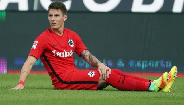 Insólito: lo echaron del club por hacerse un tatuaje