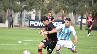 El Loco sumó minutos en la reserva leprosa y le aportó su experiencia al grupo.