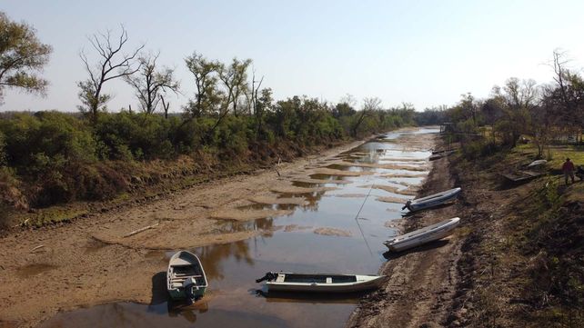 Un investigador asegura que el caudal del Paraná seguirá bajando y el panorama se agravará