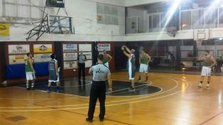 Con siete partidos sigue la acción en el Dos Orillas de básquet