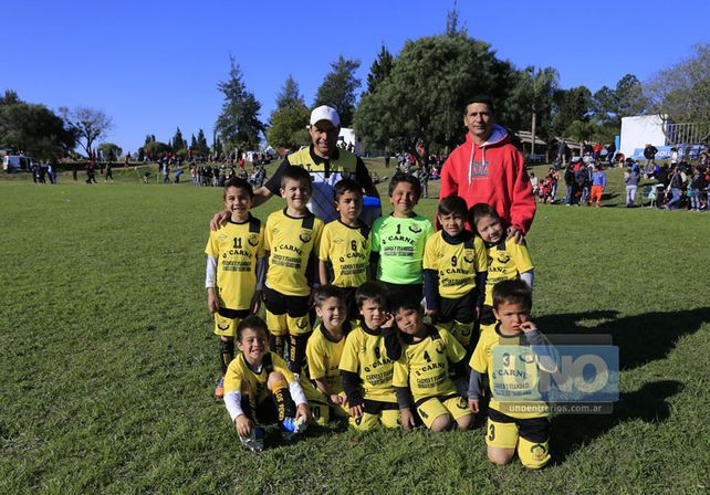 DE LA ZONA OESTE. Los Peques Unidos de Paraná 16. Los chicos participan