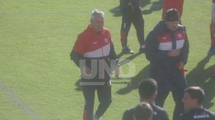 Los 20 futbolistas elegidos por el DT, para jugar ante La Academia