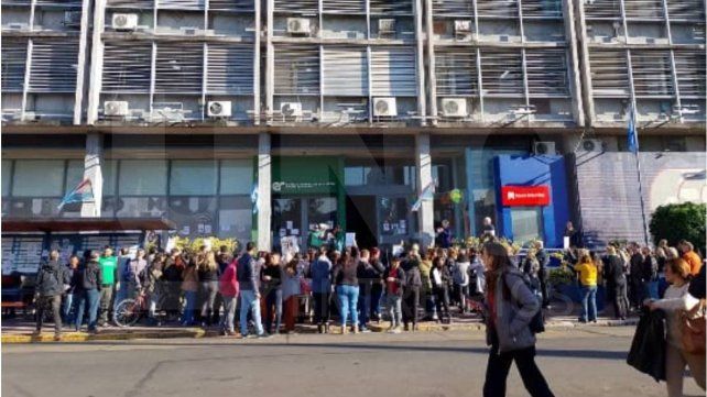 Trabajadores de ATE continúan con medidas de fuerza en el CGE