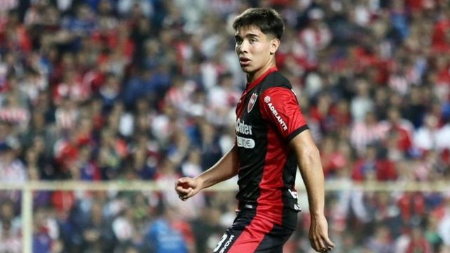 Juan Sforza está jugando el Preolímpico mientras se define su futuro futbolístico.