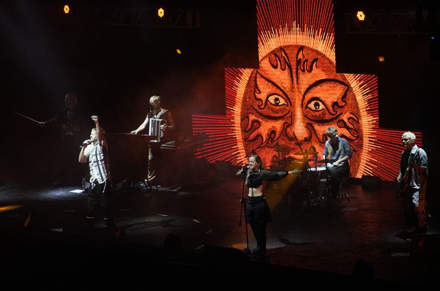 Rock para transformar. El Plan de la Mariposa hizo un show conmovedor en el Anfiteatro de Rosario.