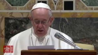 El Papa pide a obispos y sacerdotes que denuncien abusos