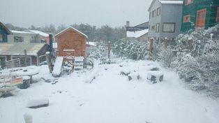 Nieva en Ushuaia, a un mes del comienzo del verano