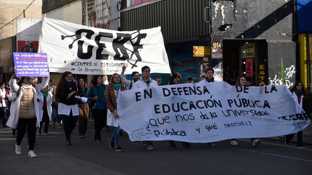 Reclamo. Los representantes de los docentes universitarios advirtieron que serán paros contundentes.