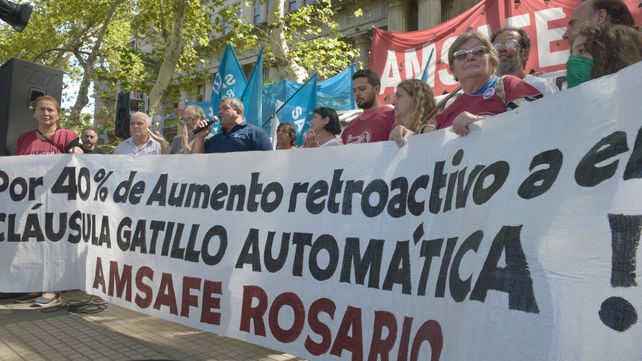 Postal del pasado. Amsaf&eacute; siempre reivindic&oacute; la aplicaci&oacute;n de la cl&aacute;usula gatillo