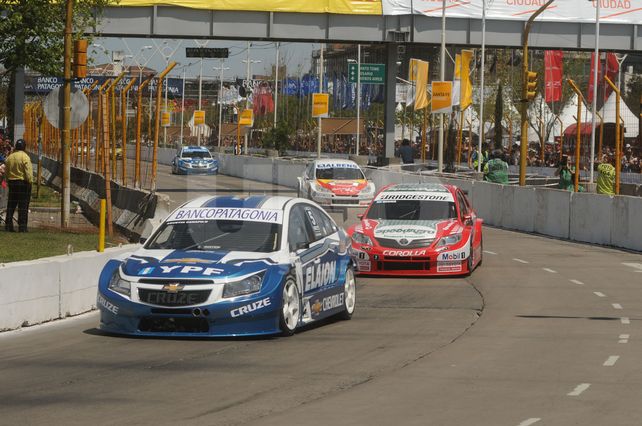 Espéctaculo. Desde el 2007 una de las fechas del STC 2000 tiene como escenario a la ciudad de Santa Fe