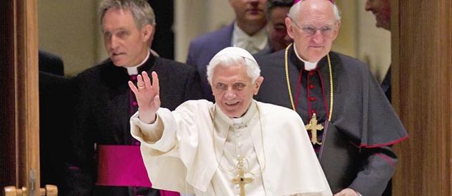 El Papa Benedicto XVI ayer en el hall de la Santa Sede