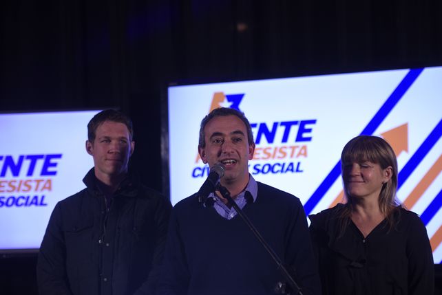 Javkin junto a Verónica Iriza y Lichu Zeno