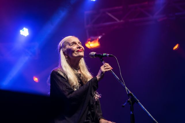 La Trova Rosarina festejó 40 años de complicidades y grandes canciones en el Ópera