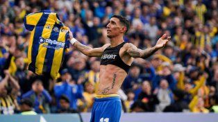 El grito de Angelito. Di María ya convirtió el penal y sale a celebrar.