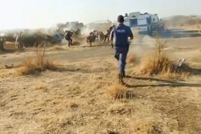 Dieciocho muertos durante la represión de una protesta minera en Sudáfrica