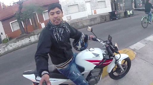 Turista filmó un asalto que sufrió en La Boca