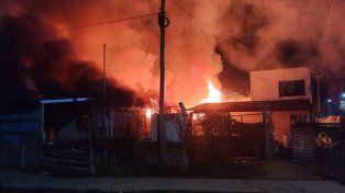 Un incendio consumió totalmente una casilla de madera en Chajarí.