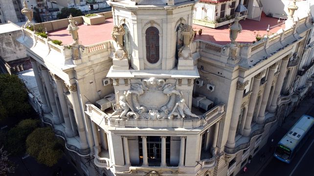 La sede institucional del Jockey Club en la peatonal Córdoba