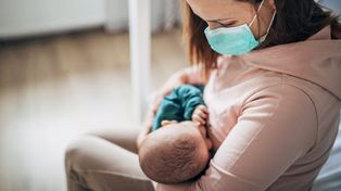 Los pediatras apoyan la lactancia materna en mujeres con coronavirus