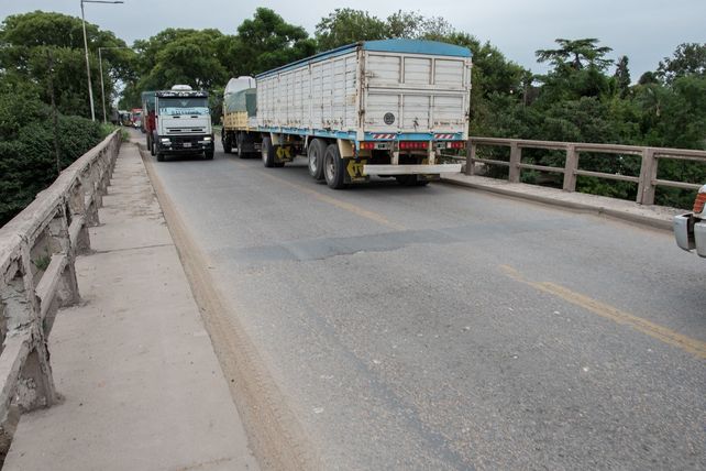 Ruta nacional 11. Los trabajos de repavimentación se extienden desde el puente del río Coronda hasta la calle Mangoré