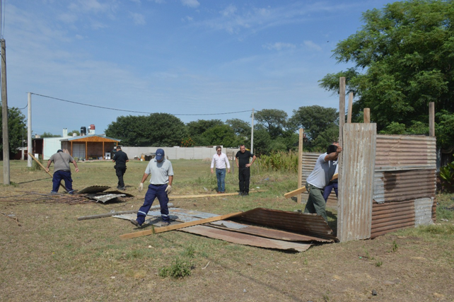 Desalojaron a un grupo personas con antecedentes en Venado que estaban usurpando un terreno.