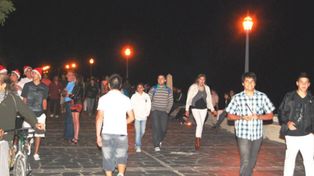 Según la Municipalidad, 15.000 personas celebraron Navidad en la Costanera