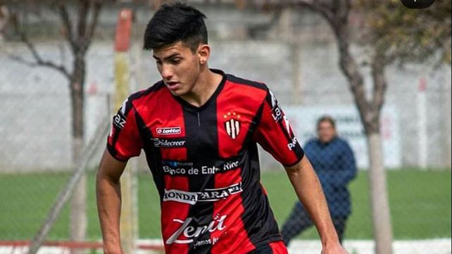 Alexander Sosa, un goleador formado  en La Capillita