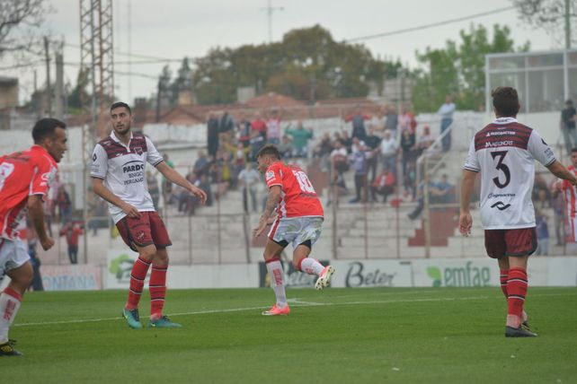 El Decano festeja el descuento. Foto UNO Juan Manuel Hernández.&nbsp;