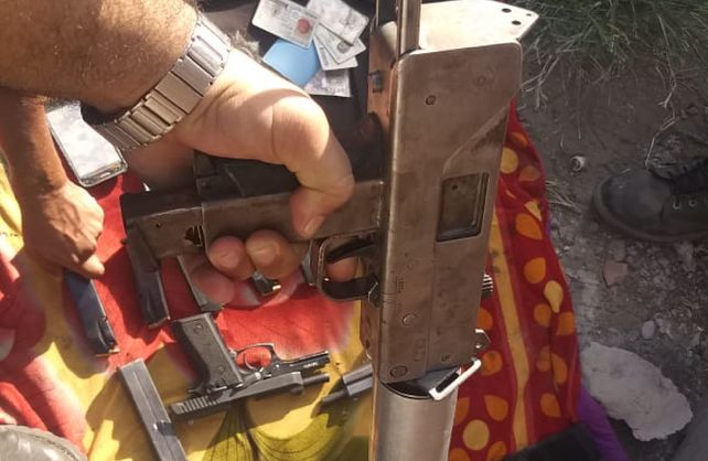 El arsenal fue descubierto luego de un tiroteo.