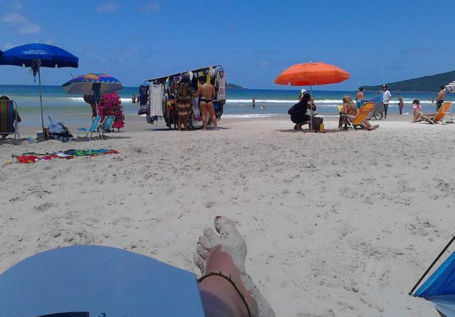Georgina Treglia y su familia descansaron en Praia Brava