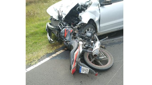 Murieron dos hermanos que viajaban en moto hacia el trabajo