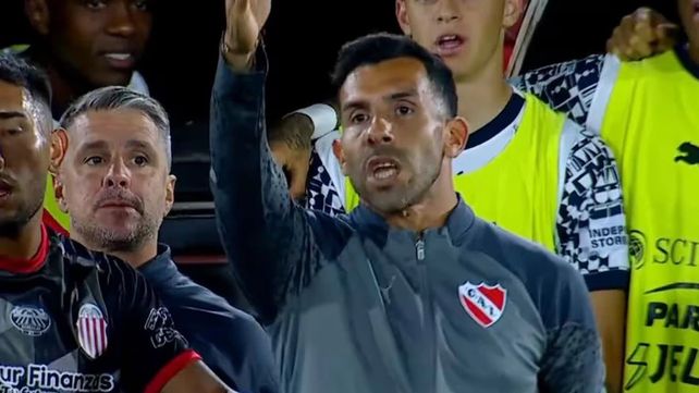 Carlos Tevez no retrocedió en sus críticas y ahora atendió a otro directivo.