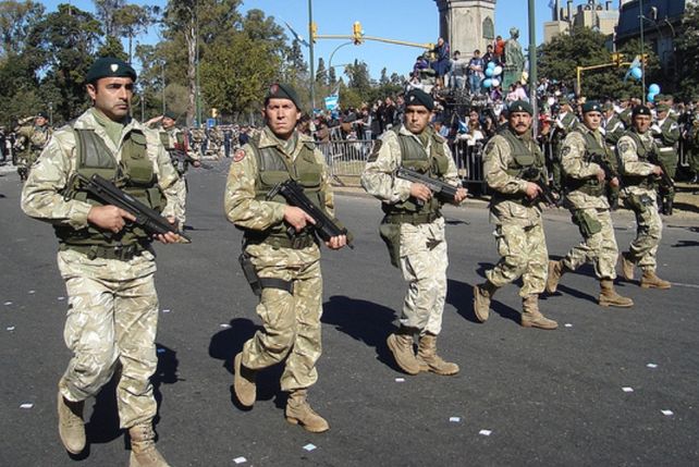 El ex presidente propuso convocar al Ejército en caso de que sea necesario para enfrentar al delito. (Foto de archivo).