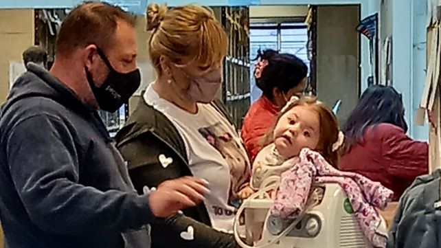 El 4 de abril los padres de Nina se reunieron con la jueza que debe decidir si su su prepaga abonará el fármaco.