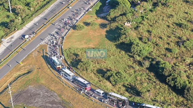 Fiesta de Disfraces en Paraná: las imágenes aéreas de la desconcentración