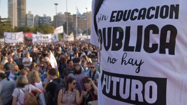 Rosario tendrá su propia movilización y acto en defensa de la Universidad Pública. 