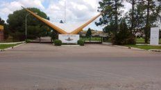 El Liceo Aeronáutico Militar de Funes posee un régimen mixto de estudiantes. El Liceo Aeronáutico Militar de Funes posee un régimen mixto de estudiantes.