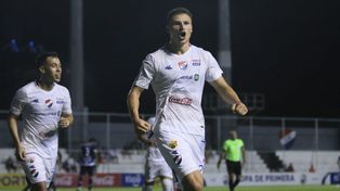 Facundo Bruera tuvo un gran semestre en Nacional de Paraguay.