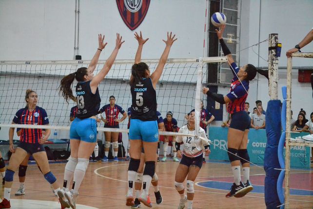 Fuerte reclamo de las jugadoras de vóley a la Feva