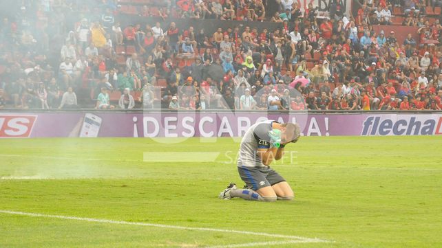 ¿Qué hay detrás del accionar violento de la barra de Colón que motivó la suspensión?