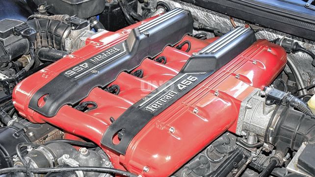 La historia de la única Ferrari que pasea por las calles de Santa Fe. Un santafesino de barrio Candioti mostró a UNO su Ferrari 456 GT