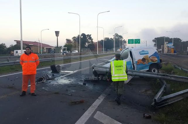 Así quedó el utilitario tras el fuerte impacto.