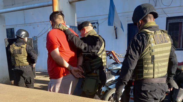 Durante una hora un hombre mantuvo a su hija de rehén en barrio Centenario