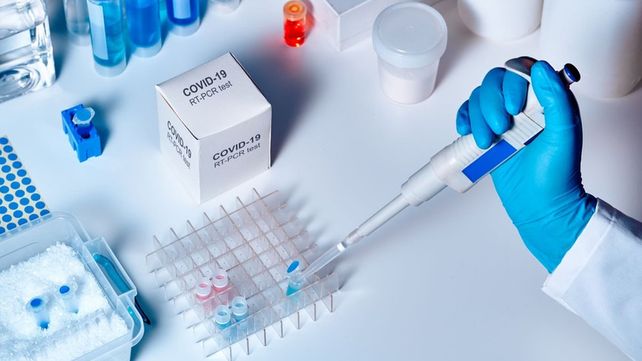 Científicos ingleses afirman que el coronavirus daña el cerebro y lo hace envejecer 10 años