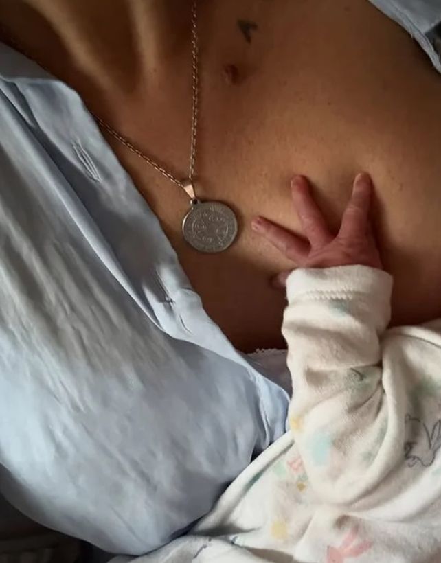 La actriz Jimena Barón actualizó a sus seguidores con un panorama familiar tras la primera semana de vida de su bebé Arturo.